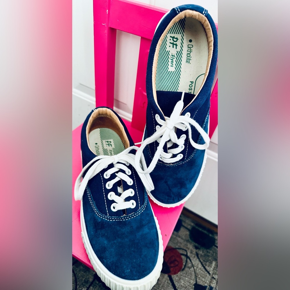 Men’s NWB PF Flyer’s Genuine Navy Blue Suede Leather Sneakers SIze US 9M